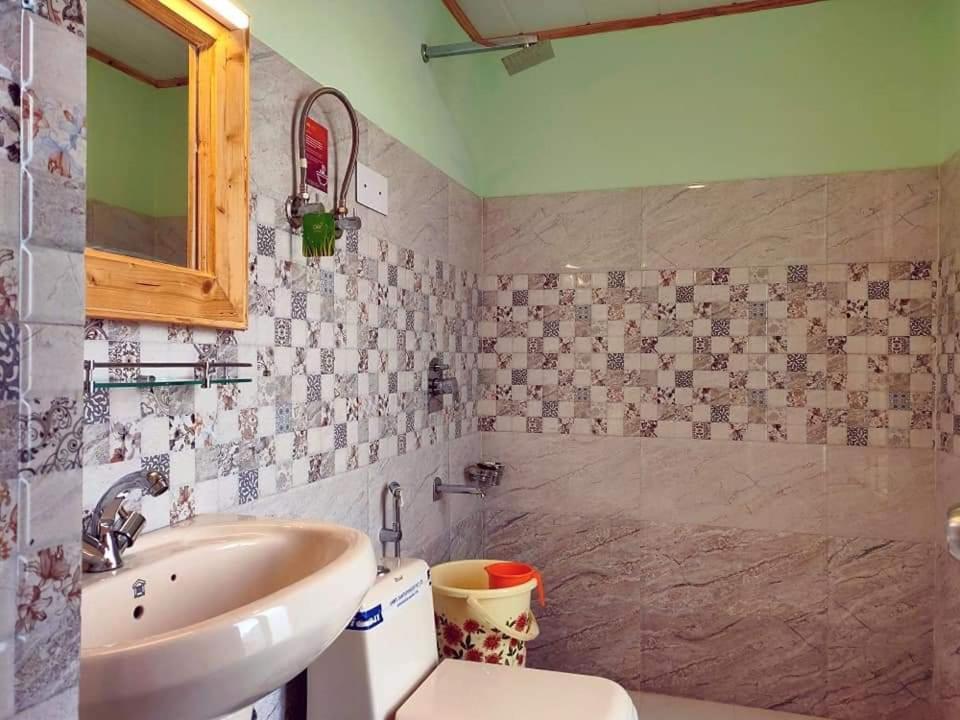 Hotel Shami Inn Manali Stz-1001 马拉里 外观 照片